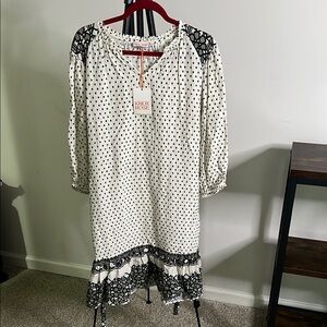 NWT Knox Rose Cream and Black Long Sleeve Dress